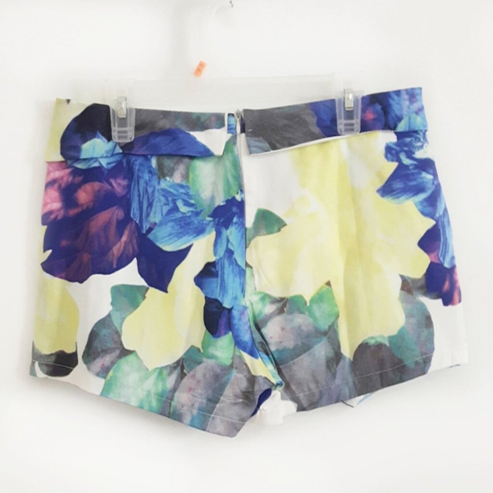 Floral Envelope Skort Shorts - Picture 3 of 4